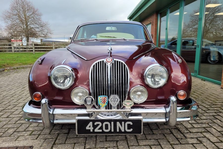 1961 Jaguar MK11 - 2