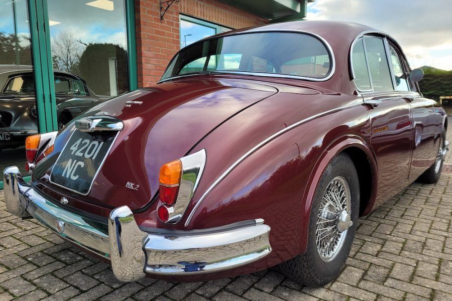 1961 Jaguar MK11 - 5