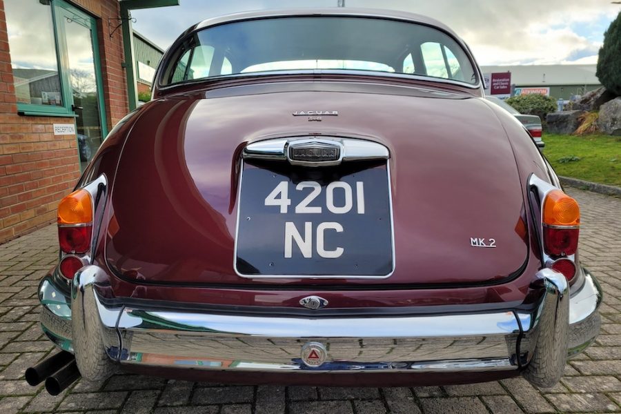 1961 Jaguar MK11 - 8