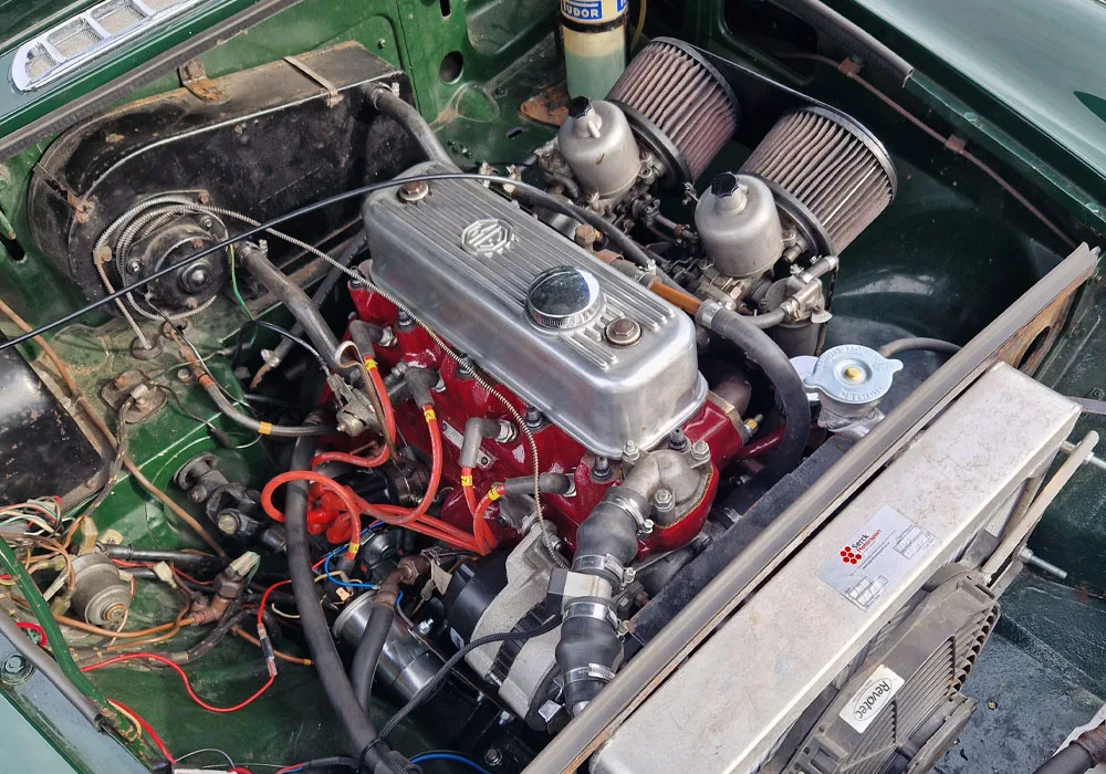 1967 MGB Roadster | Classic Car Restoration | Carrosserie