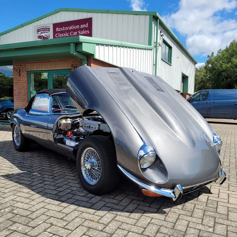 1973 Jaguar E-Type V12 restored by Carrosserie