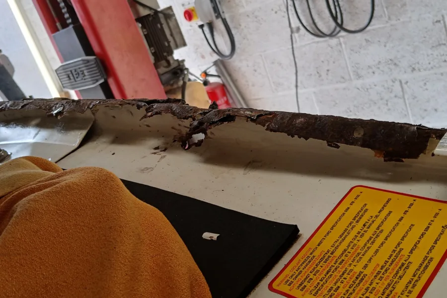 1987 Ford Capri 2.8i - 24th July 2025 - Classic Car Restoration - Carrosserie - 12