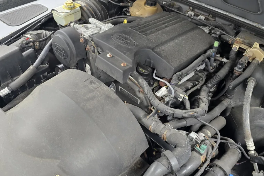 2012 Land Rover Defender - 12th September 2025 - Classic Car Restoration - Carrosserie - 24