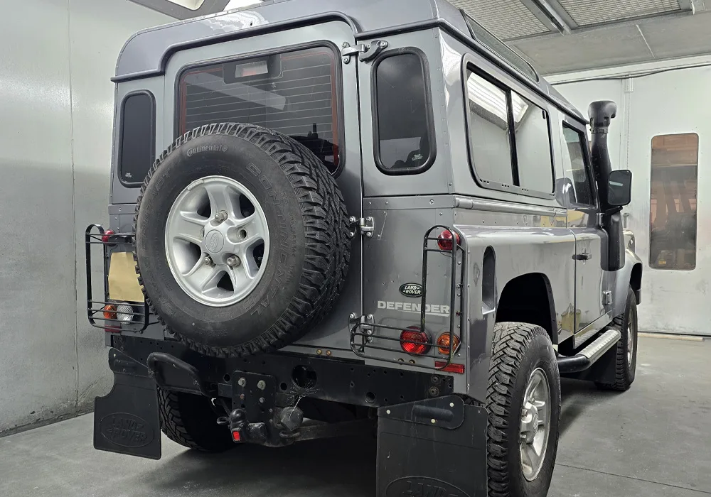 2012 Land Rover Defender | Classic Car Restoration | Carrosserie