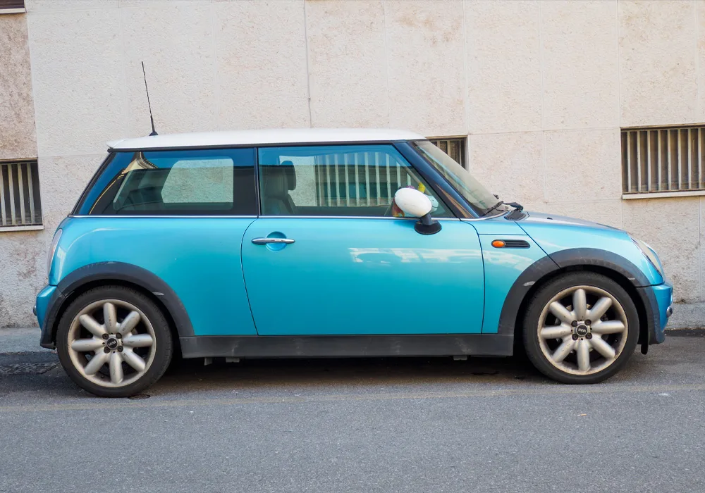 R50-Mini-turns-25-Classic-Car-Restoration-Blog-Carrosserie